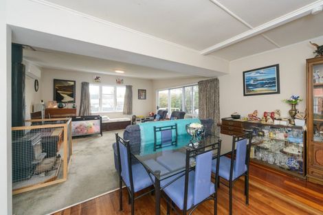 Photo of property in 33 Andrew Avenue, Roslyn, Palmerston North, 4414