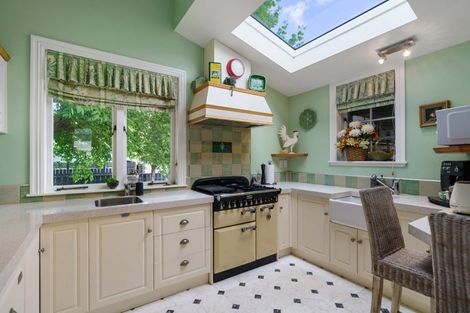 Photo of property in 147 Victoria Street, Cambridge, 3434