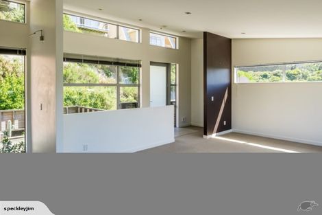 Photo of property in 51 Tiketike Way, Brooklyn, Wellington, 6021