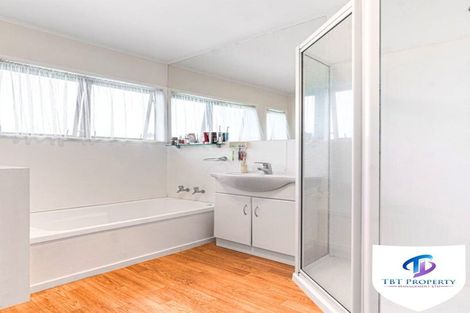 Photo of property in 563 Great South Road, Rosehill, Papakura, 2113