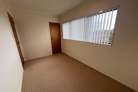 Photo of property in 1 Kincraig Place, Highland Park, Auckland, 2010