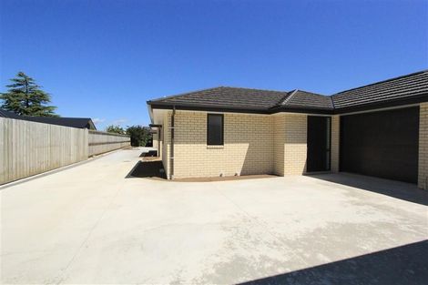Photo of property in 2/11 Dover Road, Saint Andrews, Hamilton, 3200