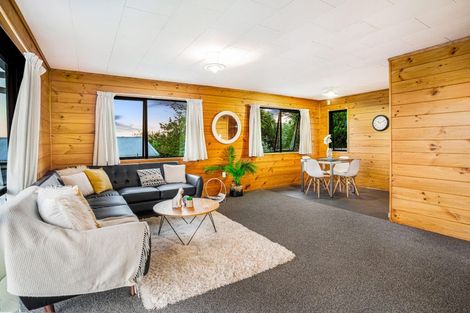 Photo of property in 2/22 Elizabeth Drive, West Harbour, Auckland, 0618