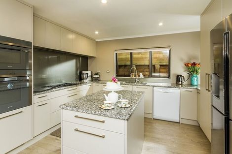 Photo of property in 724a East Coast Road, Pinehill, Auckland, 0632