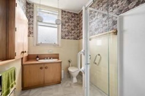 Photo of property in 49 The Crescent, Roseneath, Wellington, 6011