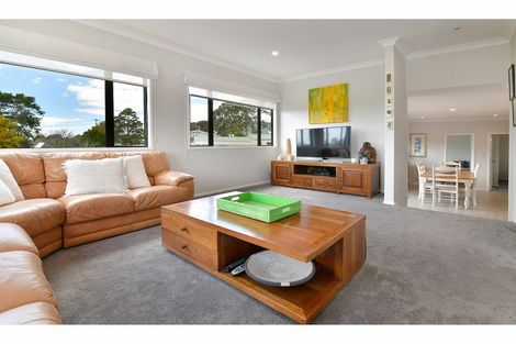 Photo of property in 6 Brian Crescent, Stanmore Bay, Whangaparaoa, 0932