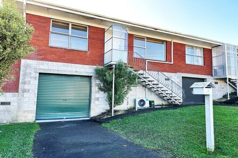 Photo of property in 2/75 Sabulite Road, Kelston, Auckland, 0602