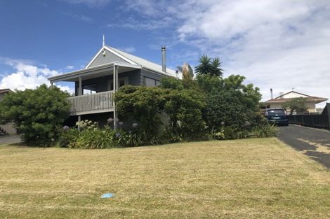 Photo of property in 46 Marendellas Drive, Bucklands Beach, Auckland, 2014