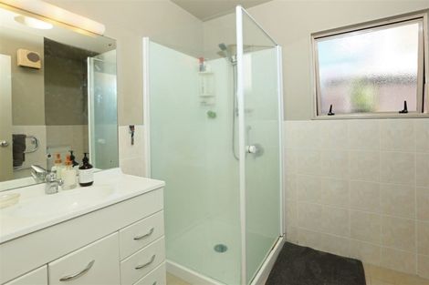 Photo of property in 10a Blacklock Avenue, Henderson, Auckland, 0612