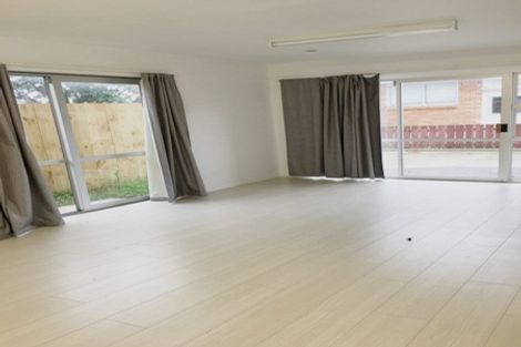 Photo of property in 302 Royal Road, Massey, Auckland, 0614