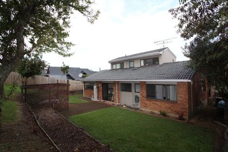 Photo of property in 11 Palmyra Way, Half Moon Bay, Auckland, 2012