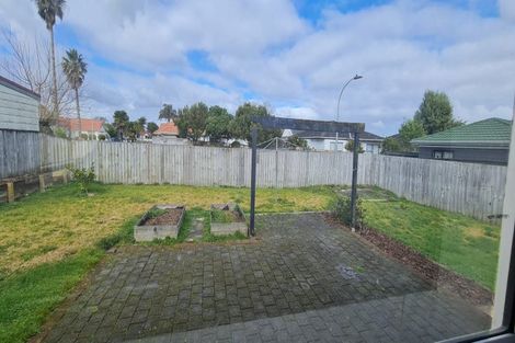 Photo of property in 15 Tyndrum Place, Highland Park, Auckland, 2010