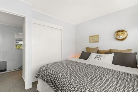 Photo of property in 14 Tarahanga Street, Northcote, Auckland, 0627