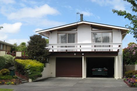 Photo of property in 5 Hillcrest Place, Avonhead, Christchurch, 8042