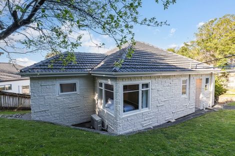 Photo of property in 2 Chester Road, Tawa, Wellington, 5028