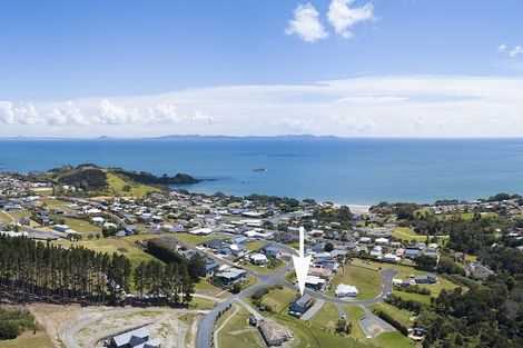 Photo of property in 17 Lori Lane, Coopers Beach, 0420