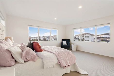 Photo of property in 99 Bayvista Drive, Karaka, Papakura, 2113