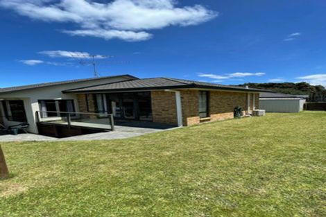 Photo of property in 13 De Havilland Drive, Goodwood Heights, Auckland, 2105