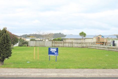 Photo of property in 4 Santa Maria Drive, Whitianga, 3510