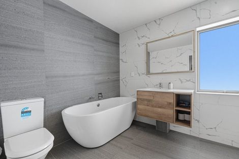 Photo of property in 32b Tirimoana Road, Te Atatu South, Auckland, 0602