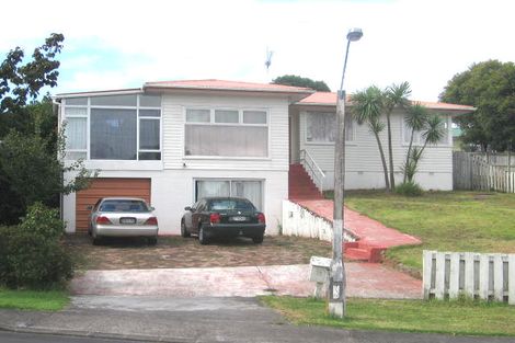 Photo of property in 73 Totaravale Drive, Totara Vale, Auckland, 0629