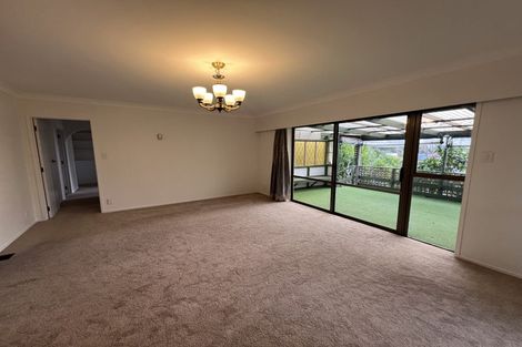 Photo of property in 19 Sartors Avenue, Northcross, Auckland, 0630