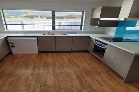 Photo of property in 18 Guildford Drive, Paraparaumu, 5032