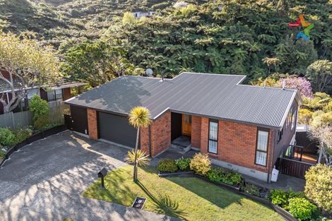 Photo of property in 138 Tirohanga Road, Tirohanga, Lower Hutt, 5010