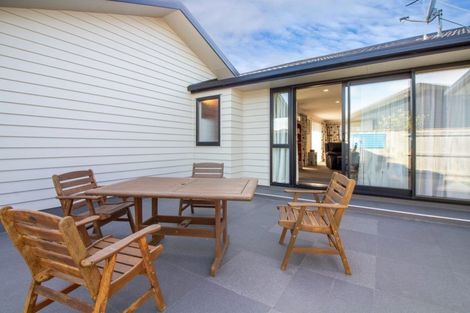 Photo of property in 88 Rosalie Terrace, Kelvin Grove, Palmerston North, 4414
