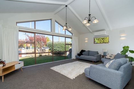 Photo of property in 24 Forest Lake Road, Forest Lake, Hamilton, 3200