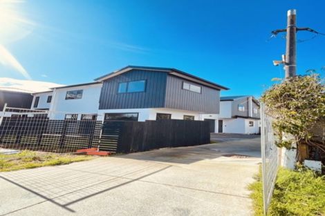 Photo of property in 2/2 Smiths Avenue, Papakura, 2110