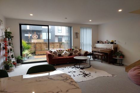 Photo of property in 2/210 Karori Road, Karori, Wellington, 6012