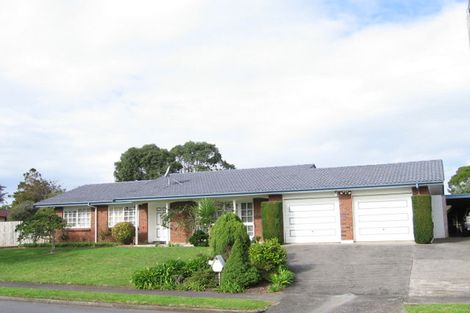 Photo of property in 2 Colleen Norma Place, Half Moon Bay, Auckland, 2012