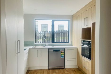 Photo of property in 79 Huri Street, Mangere Bridge, Auckland, 2022