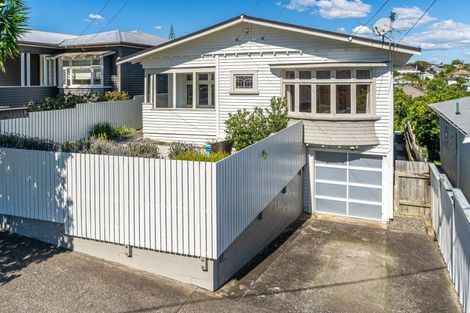 Photo of property in 8 Westmere Crescent, Westmere, Auckland, 1022