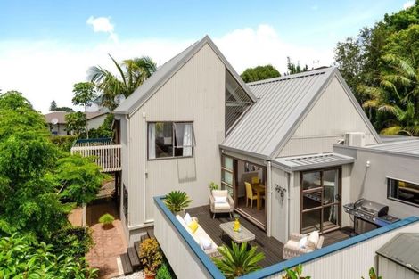 Photo of property in 1/131 Carlisle Road, Northcross, Auckland, 0632