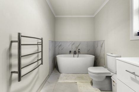 Photo of property in 2 Inuwai Street, Glenview, Hamilton, 3206