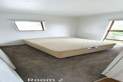 Photo of property in 1/57 Aeroview Drive, Beach Haven, Auckland, 0626