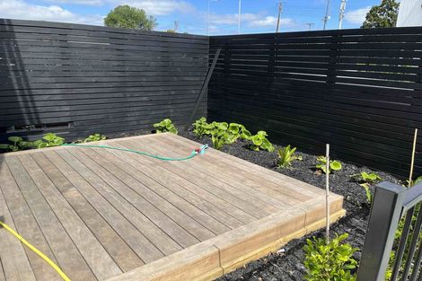 Photo of property in 109c Hobsonville Road, West Harbour, Auckland, 0618