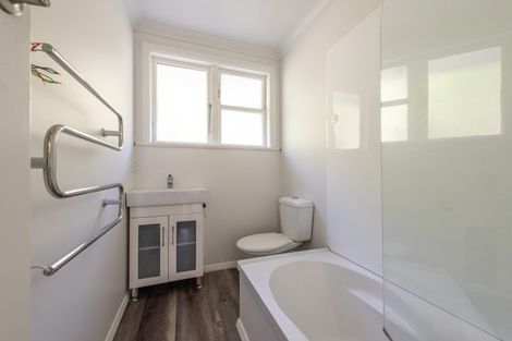 Photo of property in 2 Dunedin Terrace, Melrose, Wellington, 6023