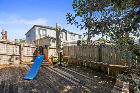 Photo of property in 1/23 Fields Parade, Oteha, Auckland, 0632