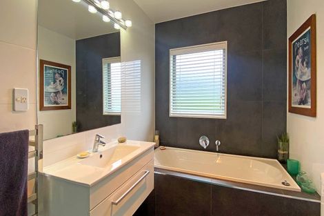 Photo of property in 9 Ruth Craig Place, Stanmore Bay, Whangaparaoa, 0932