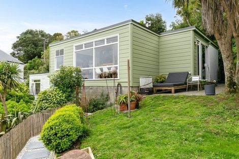 Photo of property in 33-35 Espin Crescent, Karori, Wellington, 6012