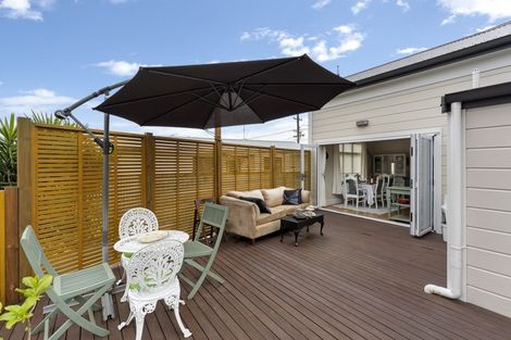 Photo of property in 39 Mako Mako Road, Levin, 5510