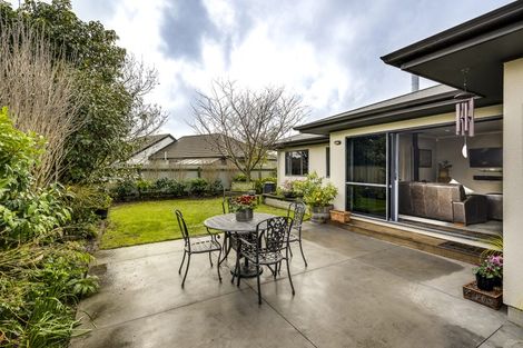 Photo of property in 17 Newbury Place, Taradale, Napier, 4112