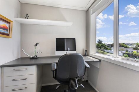 Photo of property in 96 Fisher Parade, Sunnyhills, Auckland, 2010