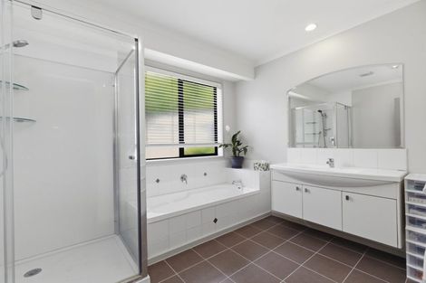 Photo of property in 30 Seabreeze Place, Papamoa Beach, Papamoa, 3118