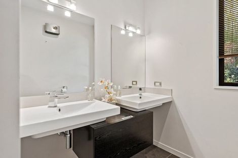 Photo of property in 10 Glen Bridge Lane, Harewood, Christchurch, 8051