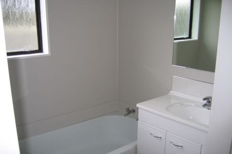 Photo of property in 2/7 Domain Road, Weymouth, Auckland, 2103