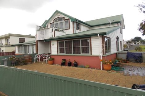 Photo of property in 1 Saint Georges Gate, Whanganui, 4500